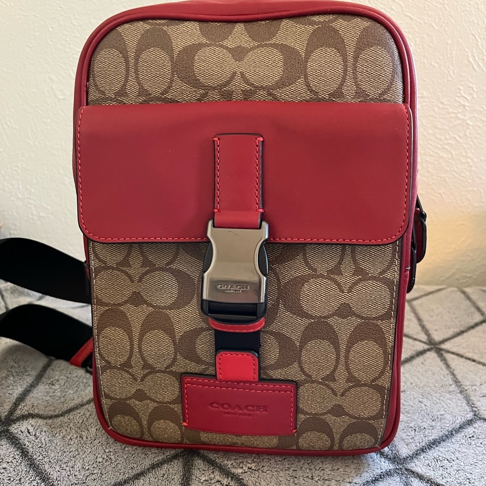 Coach track pack red